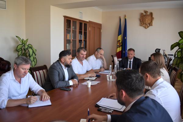 Vicepremierul pentru reintegrare Roman Roșca în dialog cu reprezentanții autorităților publice pe problema curselor de transport public din raionul Dubăsari